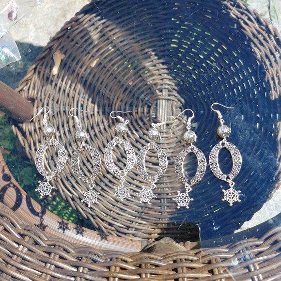 Recycled component earrings silver tone spider web - Picture 2 of 2